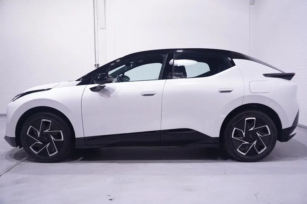 Lynk & Co 02 Core 66 kWh SOH 99% Apple Carplay Panorama uit 2026, foto 9