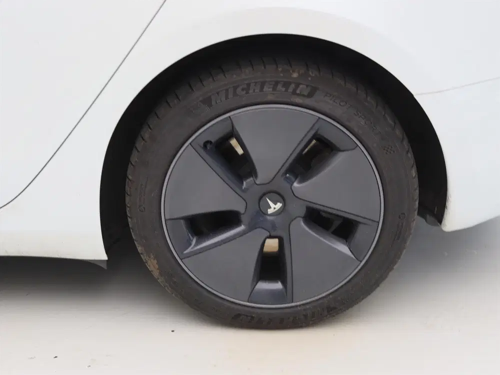 Tesla Model 3 Standard RWD Plus UPGRADE 95.9% SoH [ LFP uit 2023, foto 14