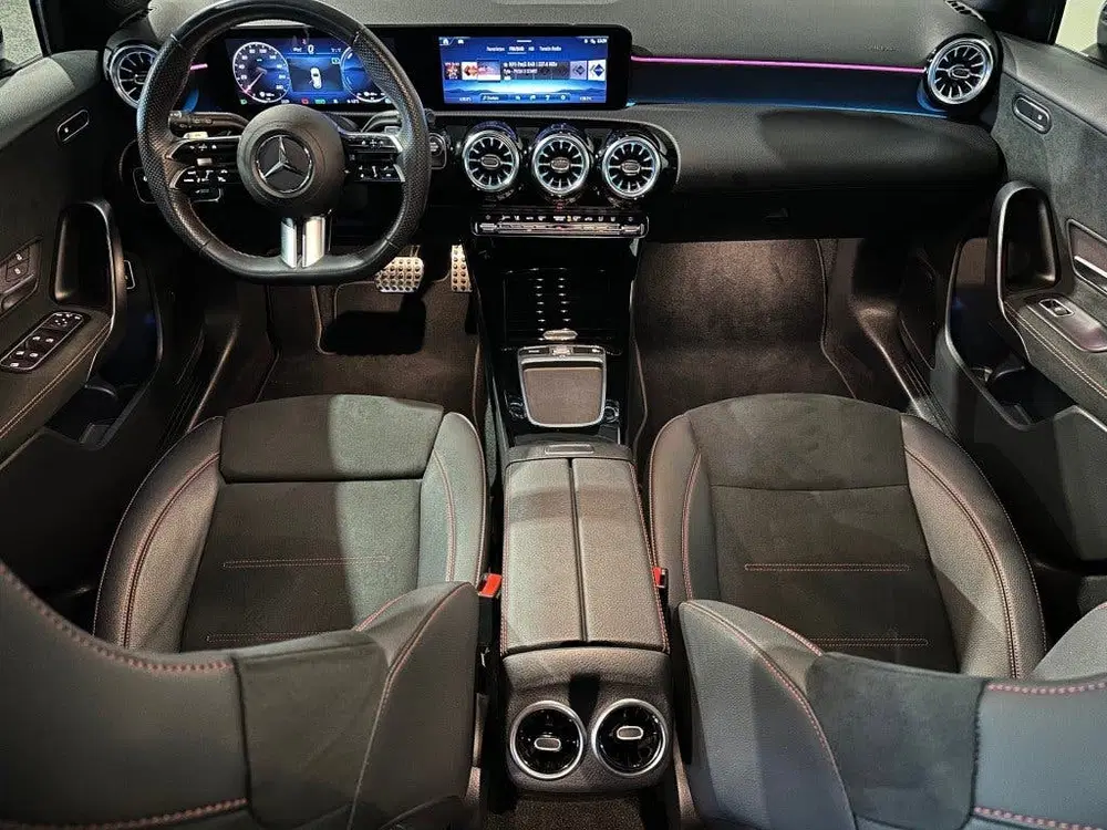 Mercedes-Benz A-Klasse 250 E AMG LINE l PANORAMA l CAMERA l uit 2023, foto 14