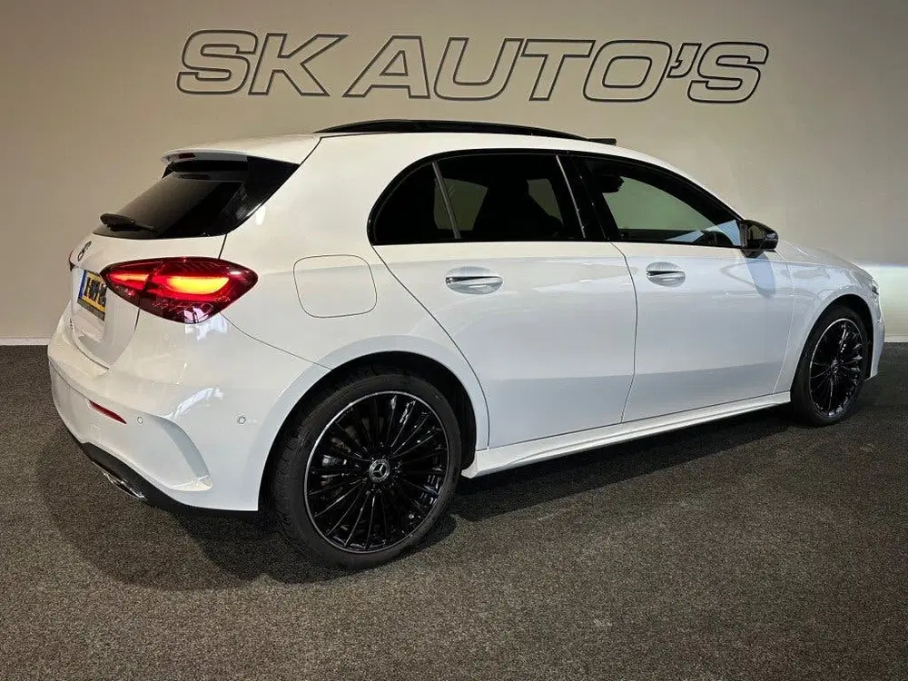 Mercedes-Benz A-Klasse 250 E AMG LINE l PANORAMA l CAMERA l uit 2023, foto 3
