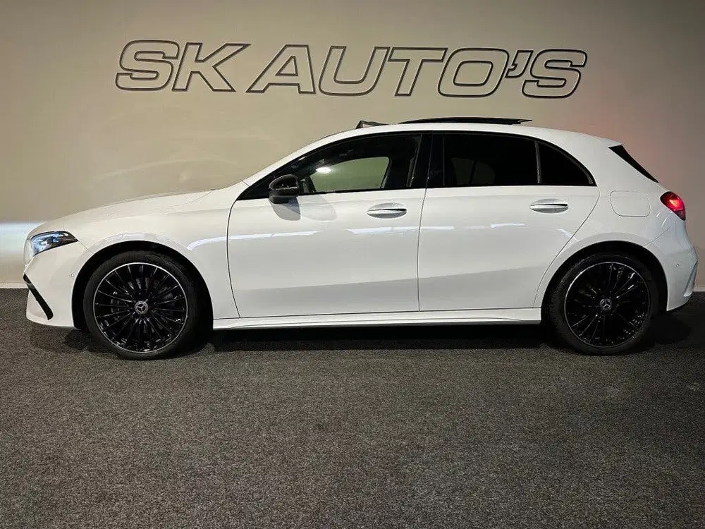 Mercedes-Benz A-Klasse 250 E AMG LINE l PANORAMA l CAMERA l uit 2023, foto 9