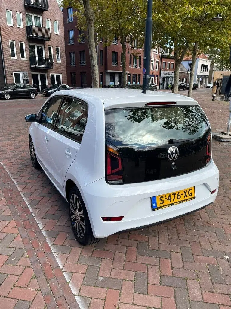 Volkswagen up! 1.0 MPI 65PK 2023 Wit uit 2023, foto 3