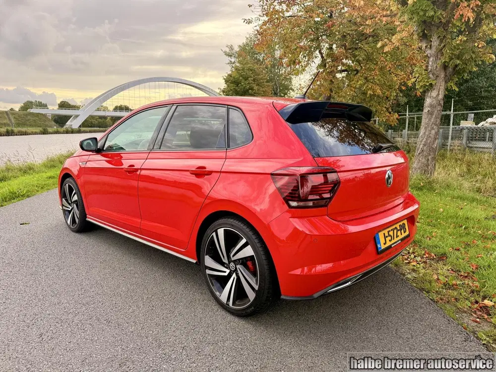 Volkswagen Polo 1.0 TSI 2x R-Line Business uit 2020, foto 2