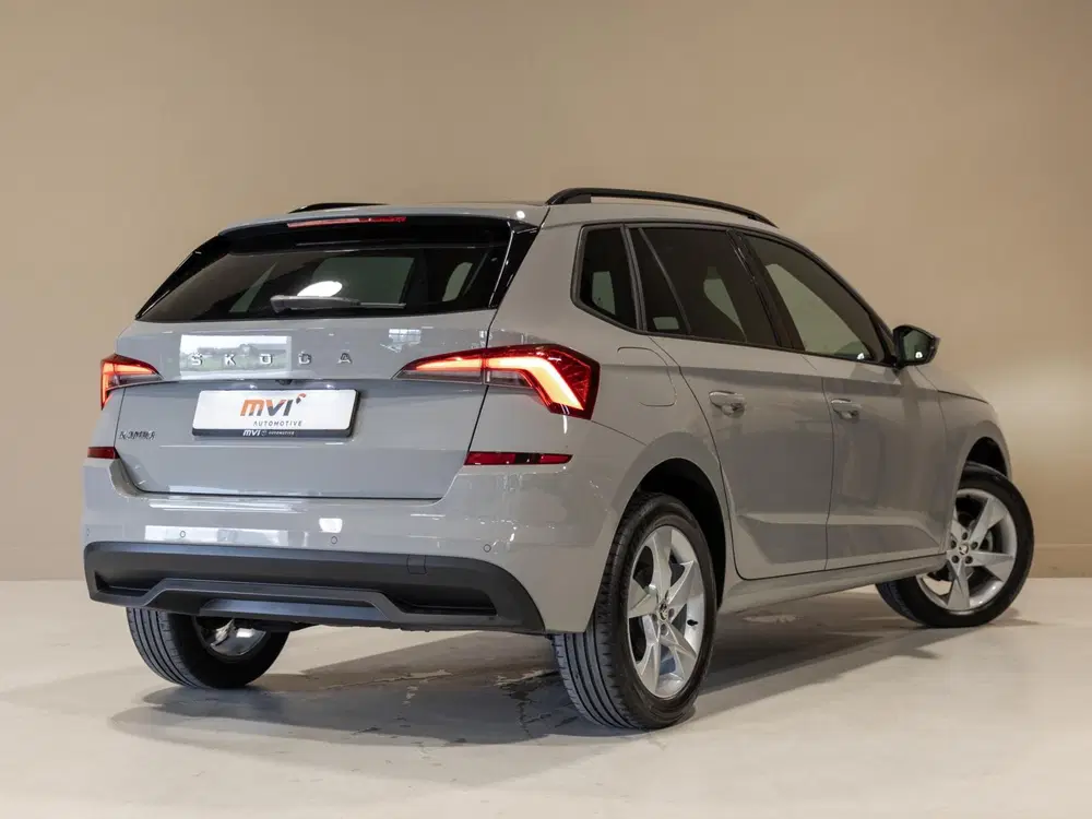 Skoda Kamiq 1.0 TSI Sport Business uit 2021, foto 2