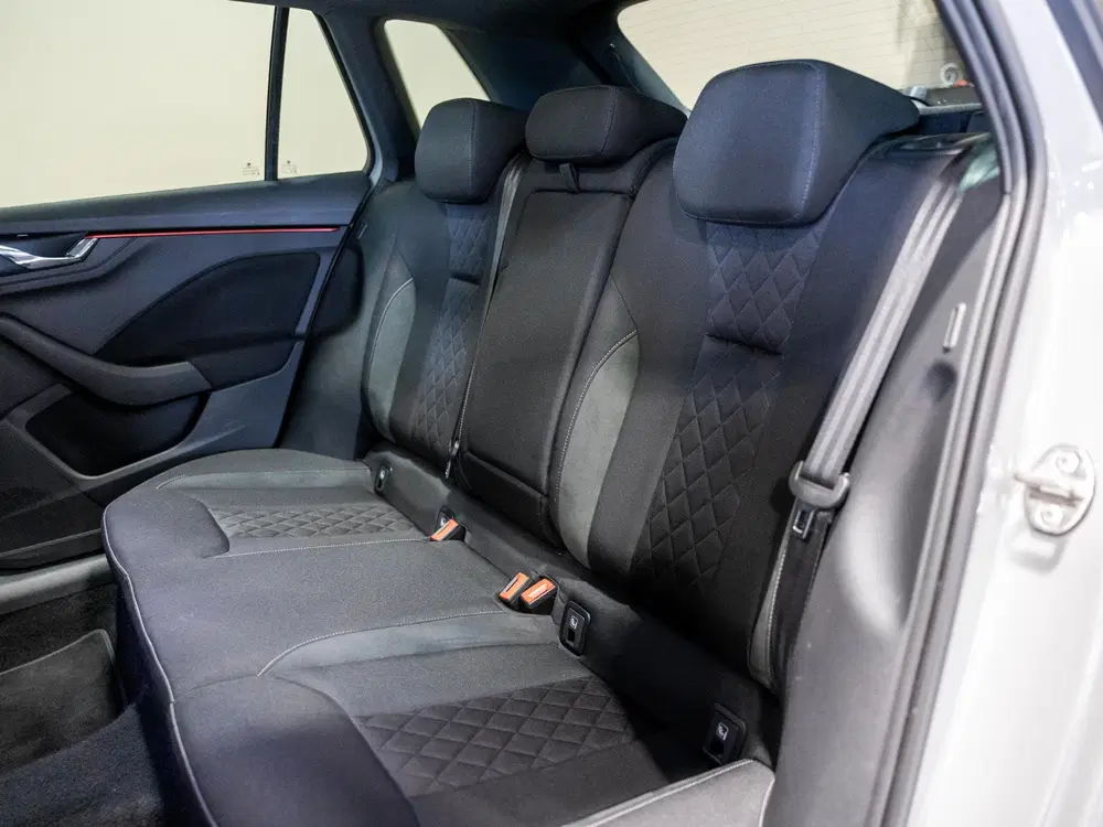 Skoda Kamiq 1.0 TSI Sport Business uit 2021, foto 9
