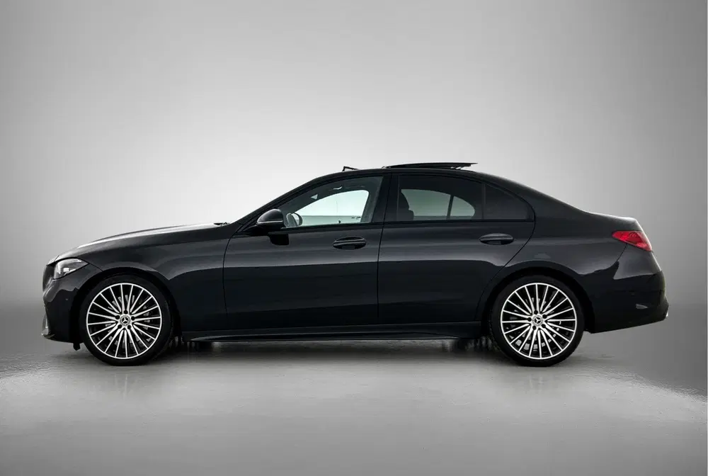 Mercedes-Benz C-Klasse 180 AMG Line uit 2023, foto 3