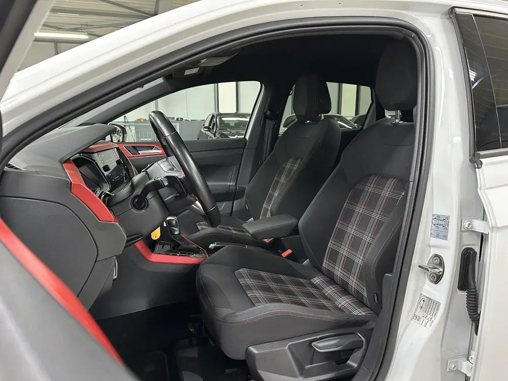 Volkswagen Polo 2.0 TSI GTI 200pk uit 2020, foto 2