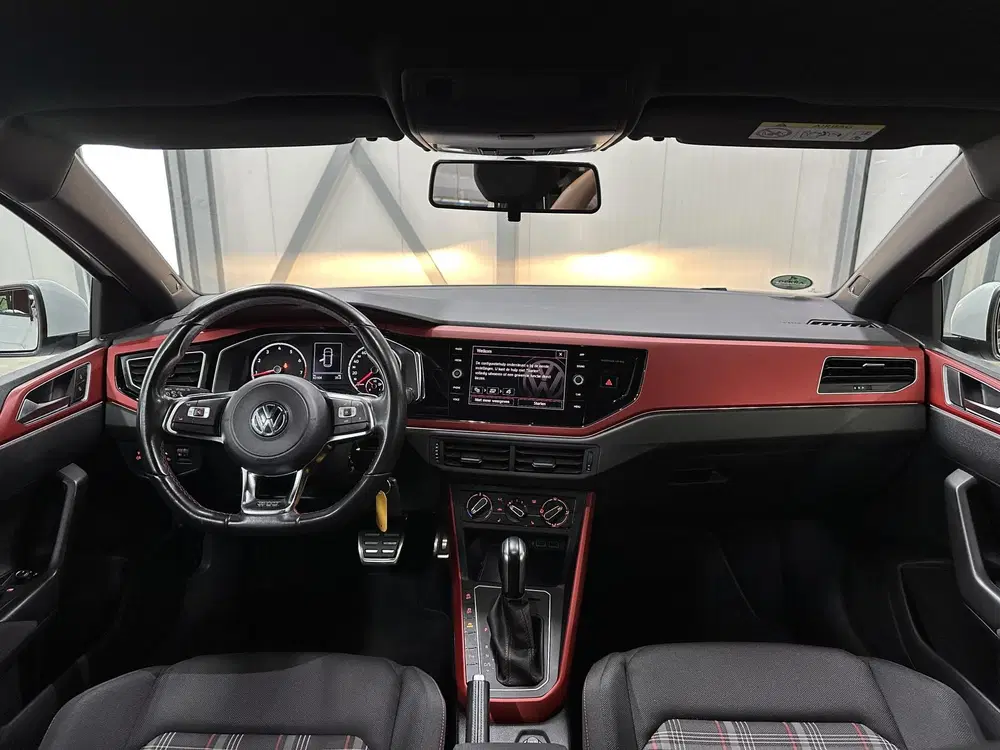 Volkswagen Polo 2.0 TSI GTI 200pk uit 2020, foto 3