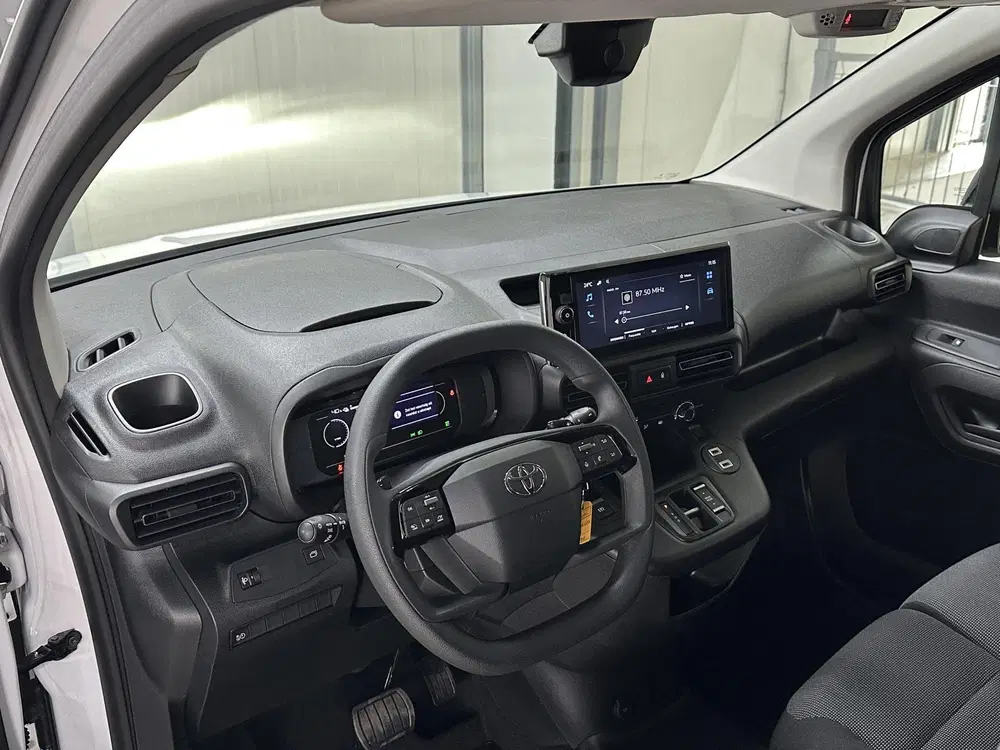Toyota Proace City Challenger Long (L2) 50 kWh 136p uit 2026, foto 2