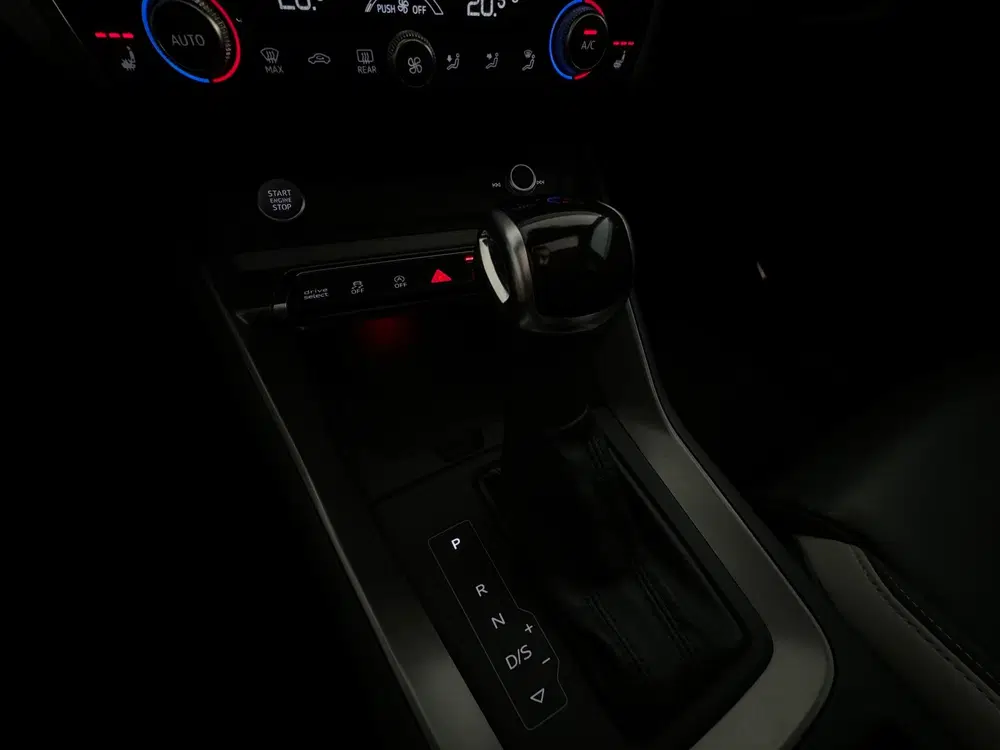 Audi Q3 45 TFSI quattro S Line Pano uit 2020, foto 15