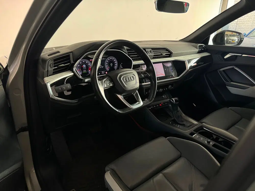 Audi Q3 45 TFSI quattro S Line Pano uit 2020, foto 9