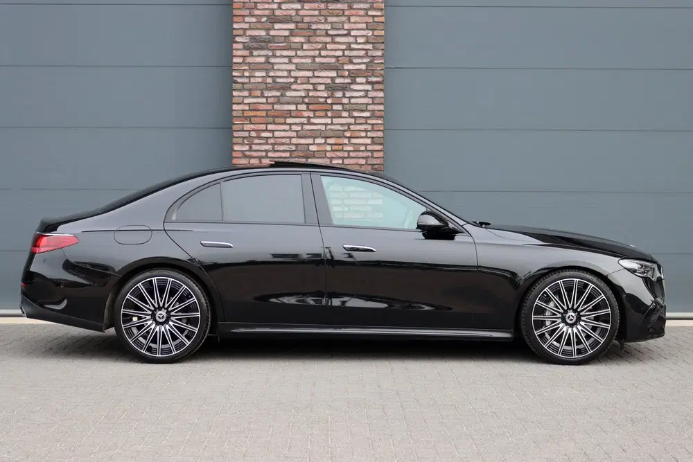 Mercedes-Benz E-Klasse 200 AMG Line uit 2024, foto 11