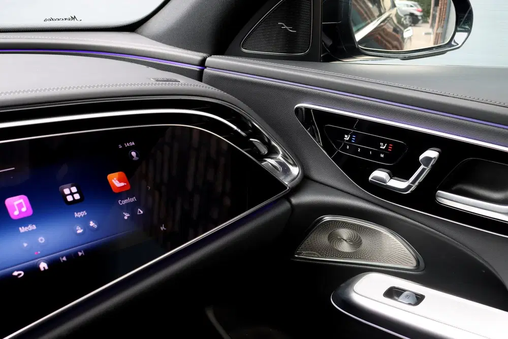 Mercedes-Benz E-Klasse 200 AMG Line uit 2024, foto 12