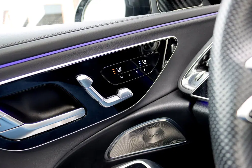 Mercedes-Benz E-Klasse 200 AMG Line uit 2024, foto 14