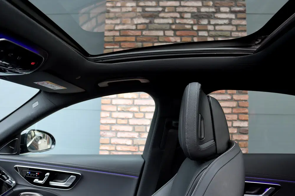 Mercedes-Benz E-Klasse 200 AMG Line uit 2024, foto 4