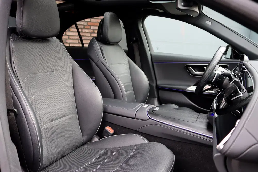 Mercedes-Benz E-Klasse 200 AMG Line uit 2024, foto 6