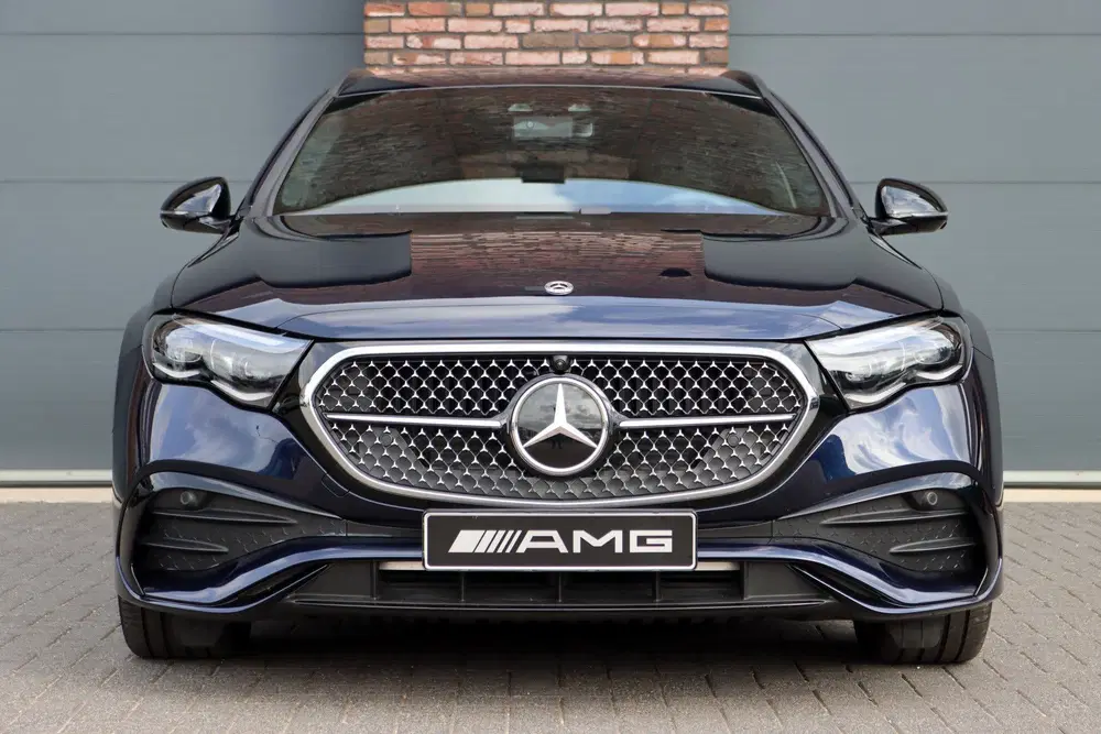 Mercedes-Benz E-Klasse 300 e AMG Line uit 2025, foto 13