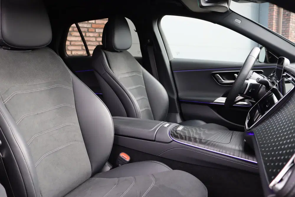 Mercedes-Benz E-Klasse 300 e AMG Line uit 2025, foto 4