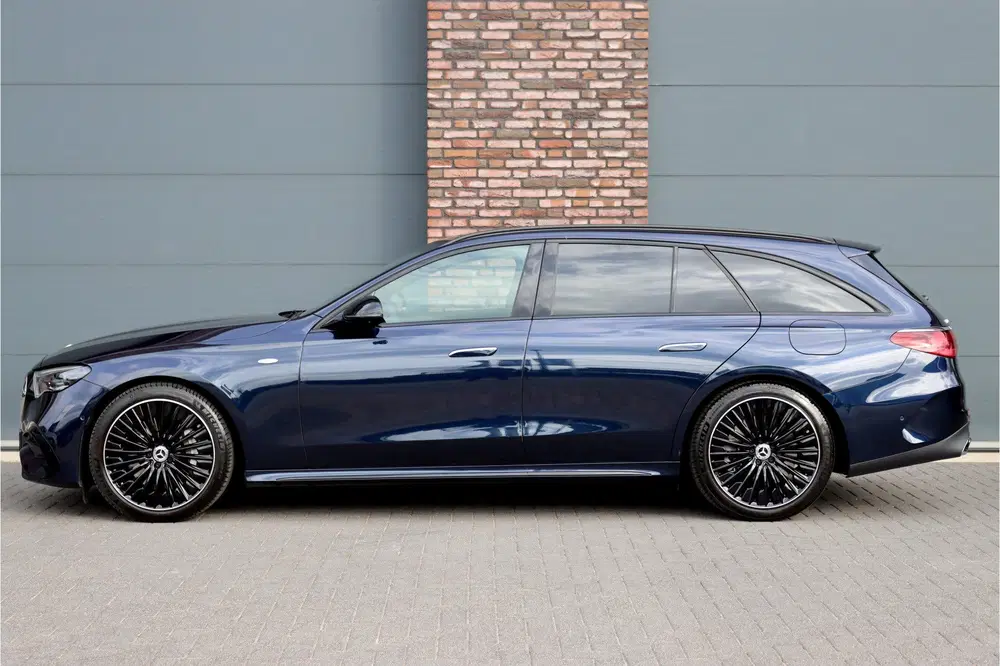 Mercedes-Benz E-Klasse 300 e AMG Line uit 2025, foto 9