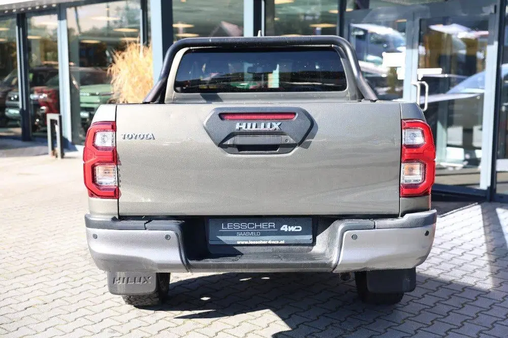 Toyota Hilux 2.8 D-4D X-TRA CAB INVINCIBLE 4WD VAN MARG uit 2022, foto 5
