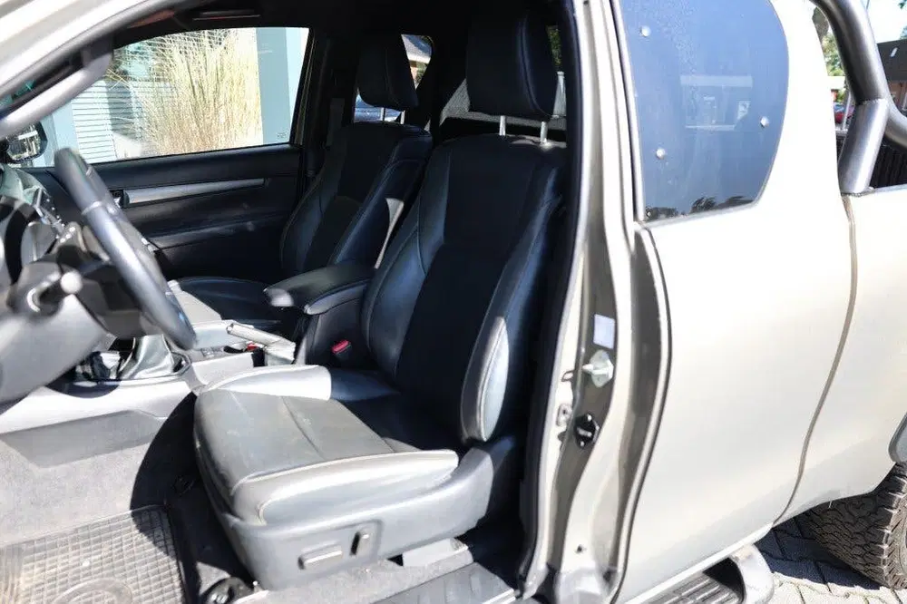 Toyota Hilux 2.8 D-4D X-TRA CAB INVINCIBLE 4WD VAN MARG uit 2022, foto 8