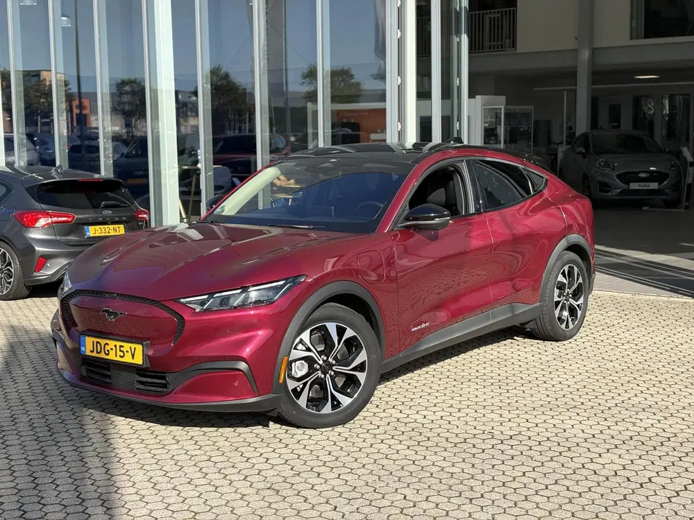 Ford Mustang Mach-E Standard RWD 73 kWh uit 2025, foto 2