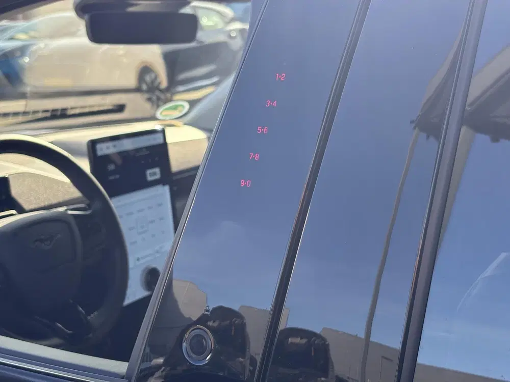 Ford Mustang Mach-E Standard RWD 73 kWh uit 2025, foto 9
