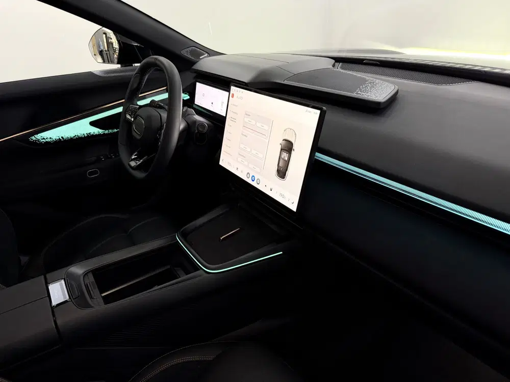 Lynk & Co 08 1.5 More Plug-in Panoramadak uit 2026, foto 10