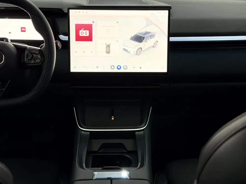 Lynk & Co 08 1.5 More Plug-in Panoramadak uit 2026, foto 13