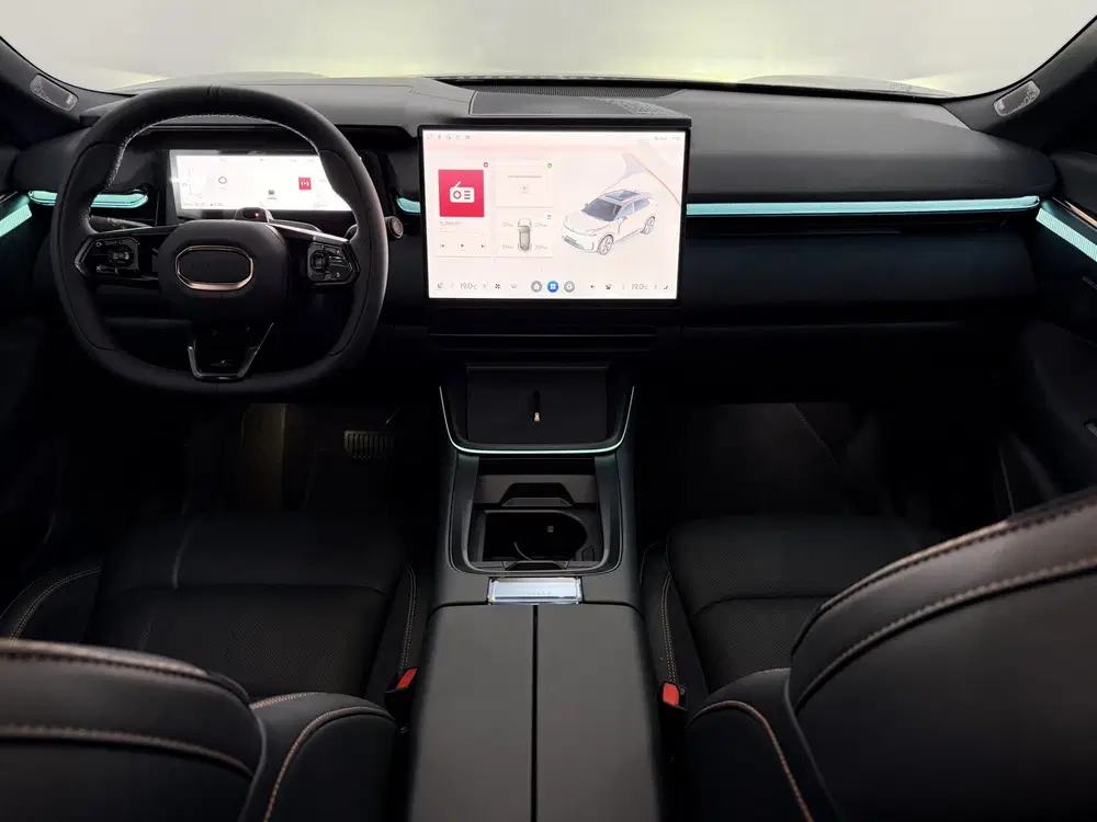 Lynk & Co 08 1.5 More Plug-in Panoramadak uit 2026, foto 3
