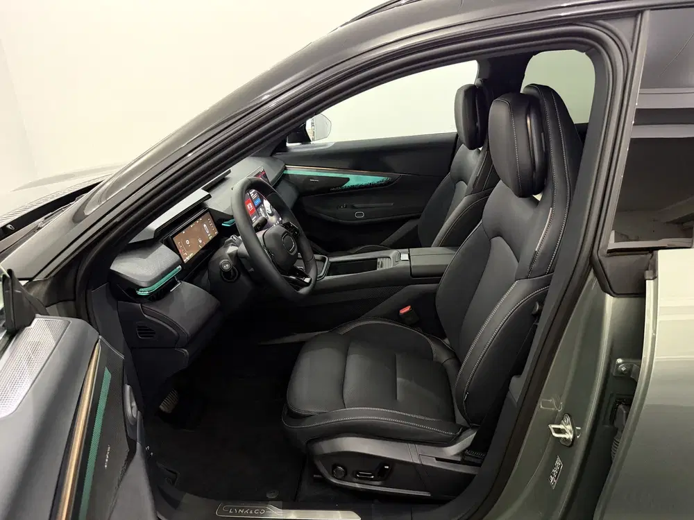 Lynk & Co 08 1.5 More Plug-in Panoramadak uit 2026, foto 7