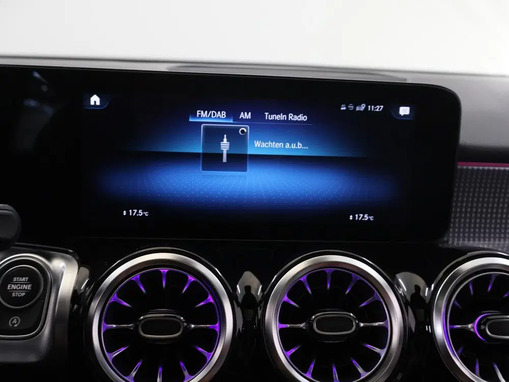 Mercedes-Benz GLB 200 Luxury Line uit 2023, foto 15