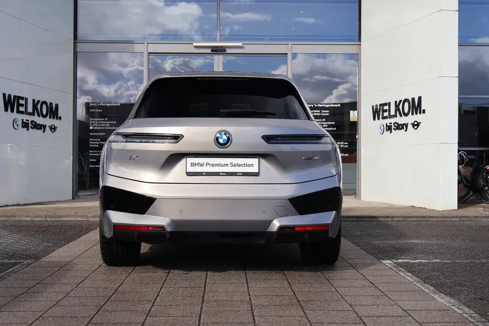 BMW iX xDrive40 uit 2023, foto 11