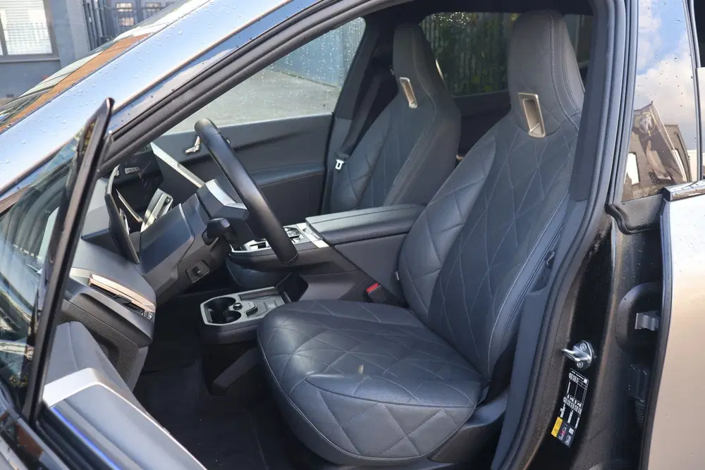 BMW iX xDrive40 uit 2023, foto 4
