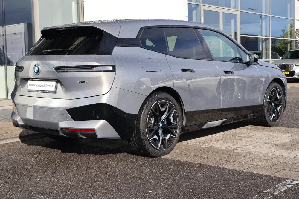 BMW iX xDrive40 uit 2023, foto 9