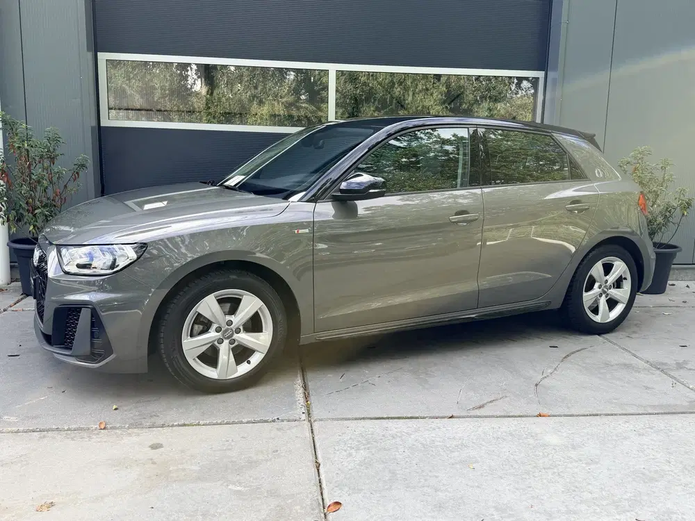 Audi A1 30 TFSI 116pk H6 S Line Navigatie Lane Ass uit 2019, foto 2