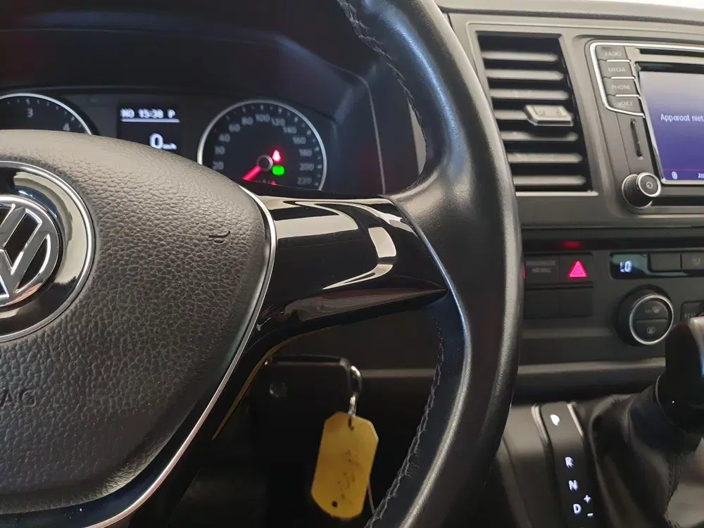 Volkswagen Transporter Caravelle 2.0 TDI L2H1 DC DSG Comfort uit 2019, foto 14