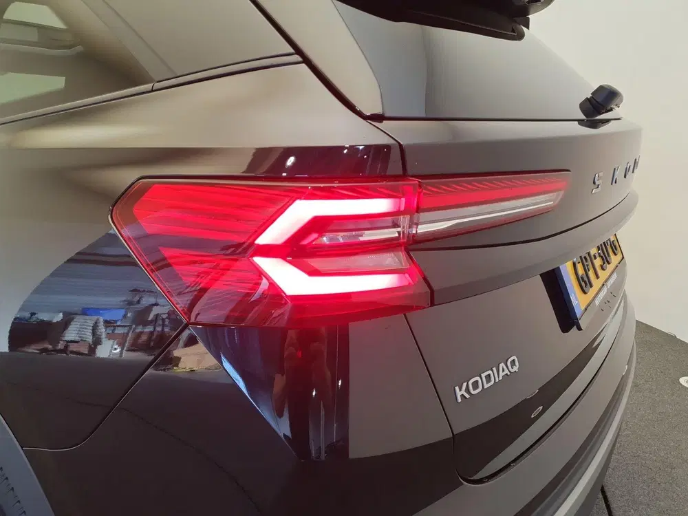 Skoda Kodiaq 1.5 TSI PHEV Business Edition Panorama dak uit 2024, foto 11