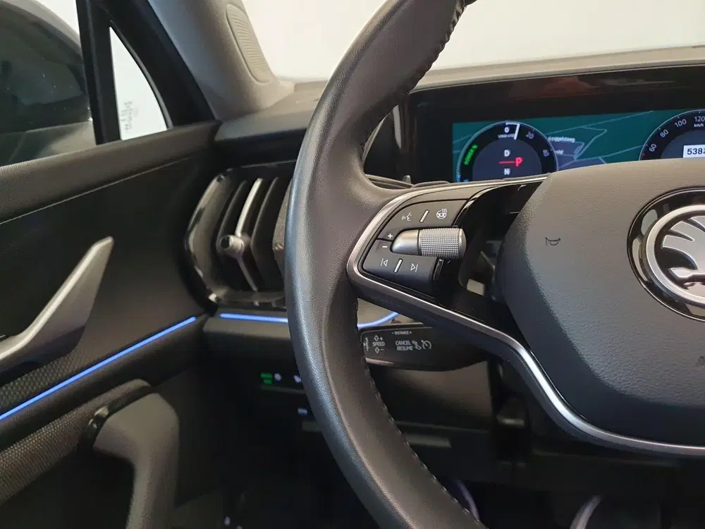 Skoda Kodiaq 1.5 TSI PHEV Business Edition Panorama dak uit 2024, foto 12