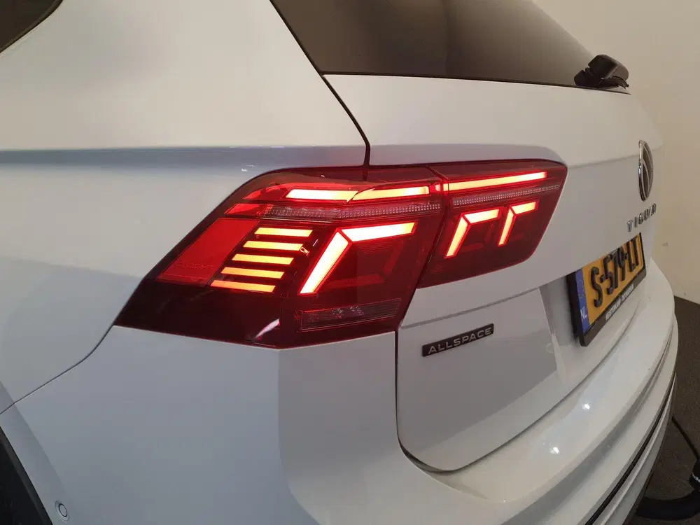 Volkswagen Tiguan Allspace 1.5 TSI R-Line Panorama dak uit 2023, foto 11