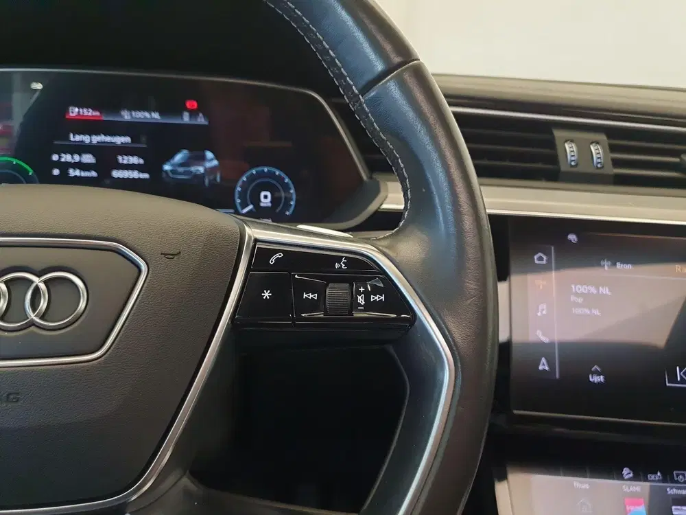 Audi e-tron 55 quattro S-Line 95 kWh Trekhaak uit 2020, foto 10