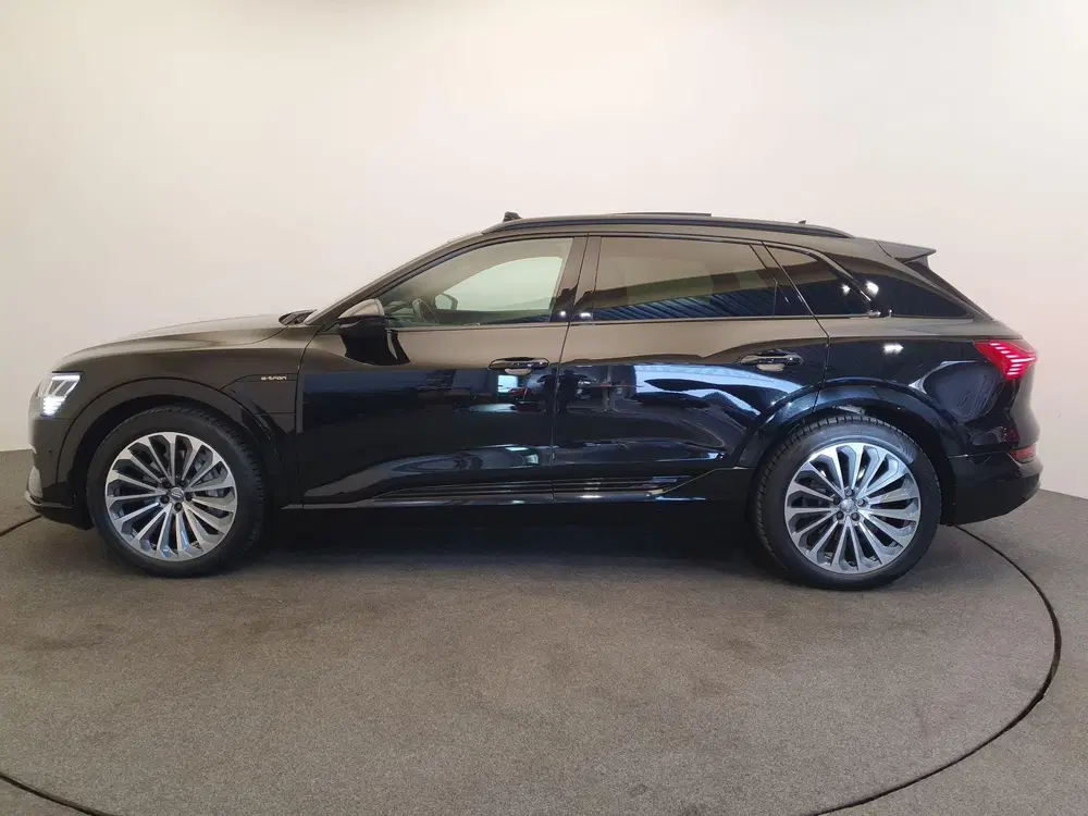 Audi e-tron 55 quattro S-Line 95 kWh Trekhaak uit 2020, foto 2