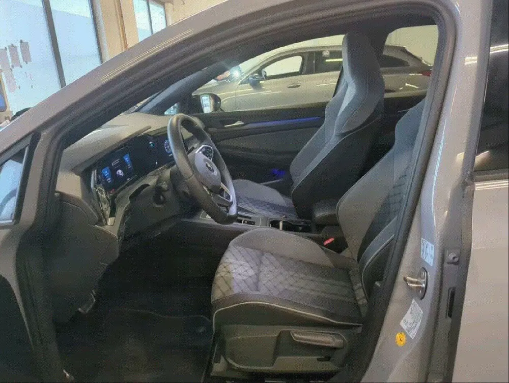 Volkswagen Golf 1.5 eTSI R-Line Pano I IQlight I Cam uit 2022, foto 3