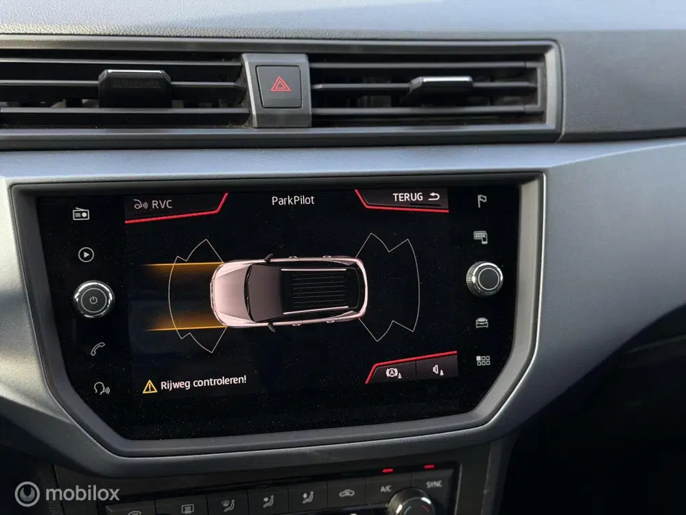 SEAT Arona 1.0 TSI Style Business Intense uit 2020, foto 14