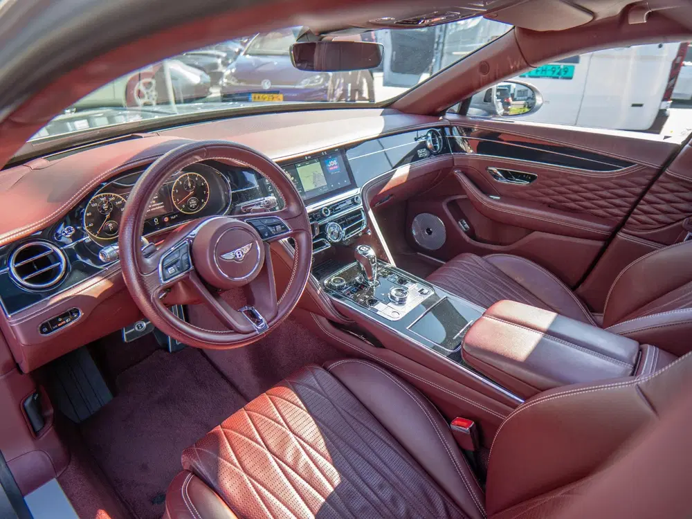 Bentley Flying Spur 6.0 W12 uit 2020, foto 12