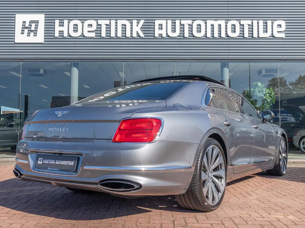 Bentley Flying Spur 6.0 W12 uit 2020, foto 2