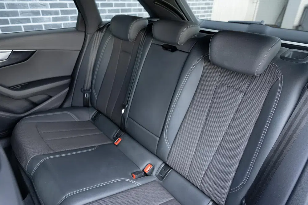 Audi A4 35 TFSI S-Tronic S edition uit 2022, foto 11