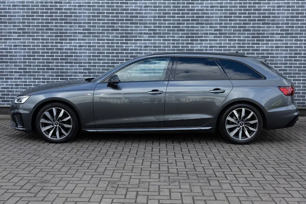 Audi A4 35 TFSI S-Tronic S edition uit 2022, foto 3