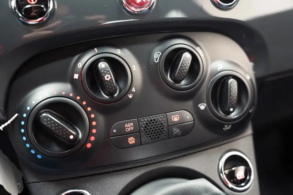 Fiat 500 1.0 Hybrid Cult [ Airco DAB Bluetooth ] (b uit 2022, foto 9