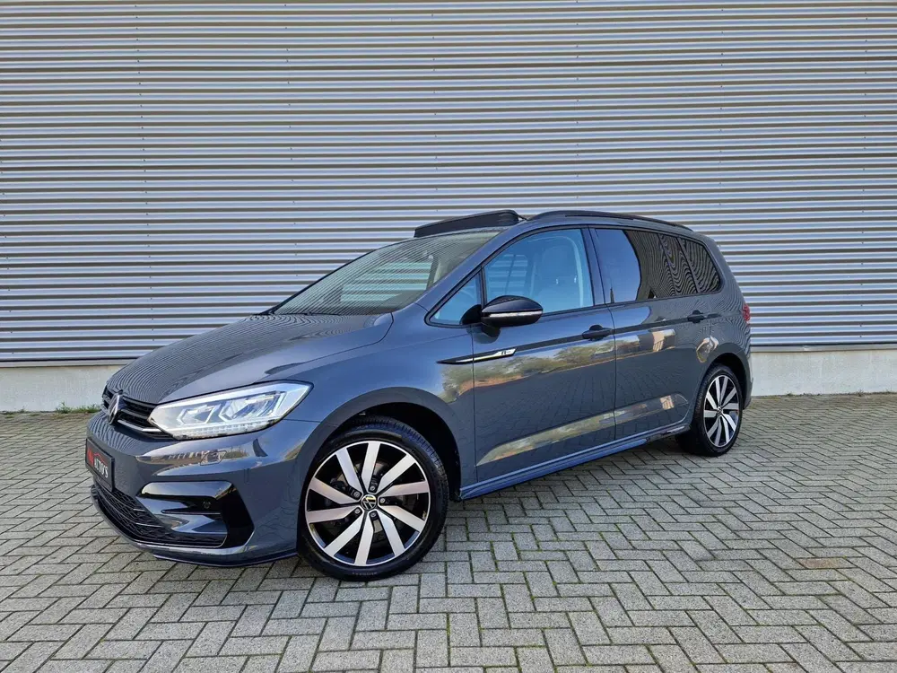 Volkswagen Touran 1.5 TSI 150pk 7p R line Pano Acc Camera Ma uit 2022